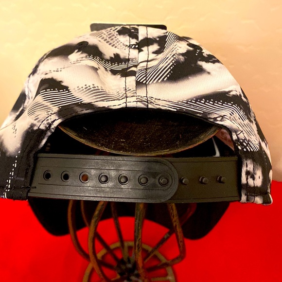 🆕 ONLY ONE! Nike Child SnapBack Cap - Picture 11 of 14